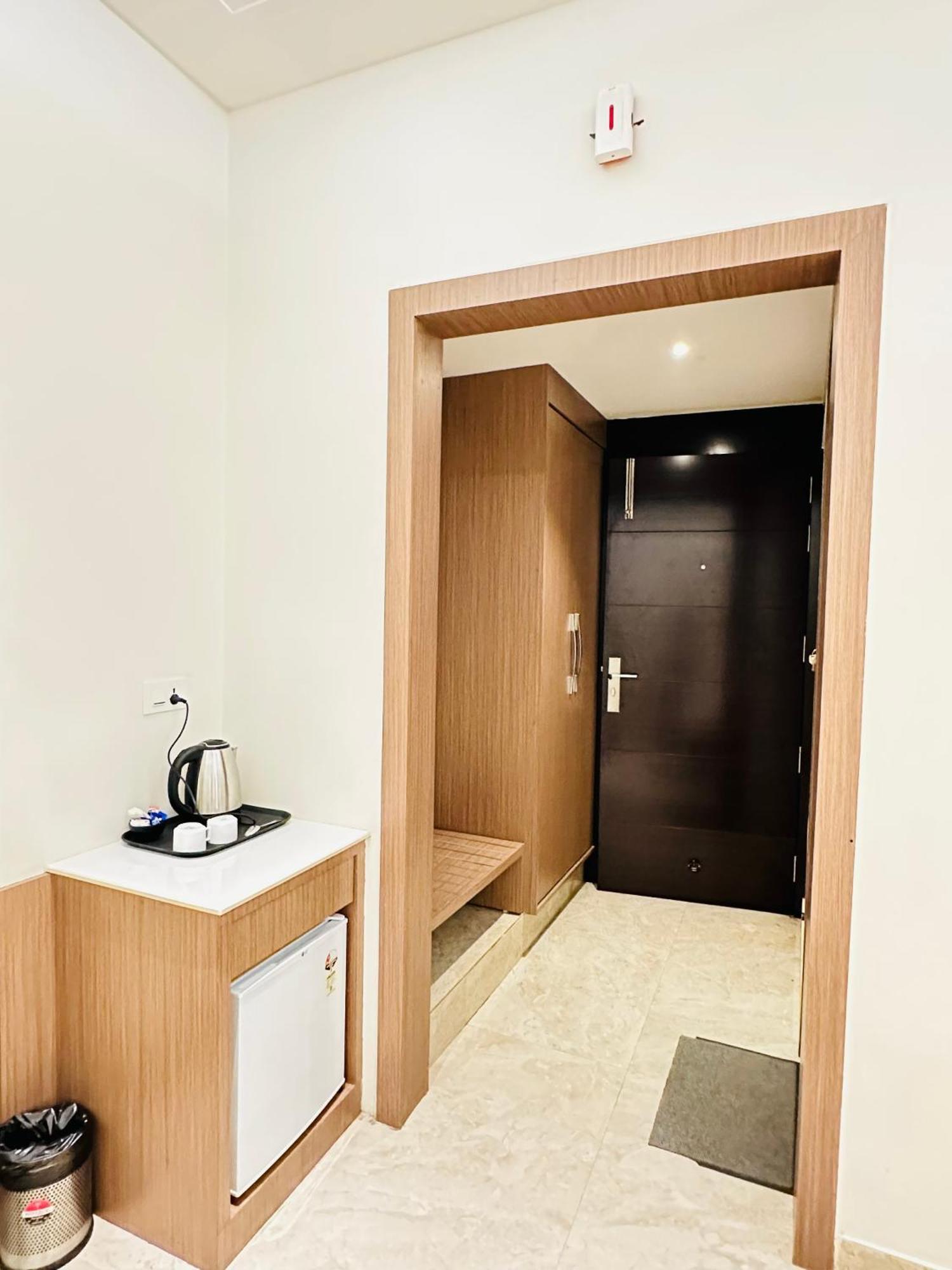 Hotel Lotus Inn Sirsa Exterior photo